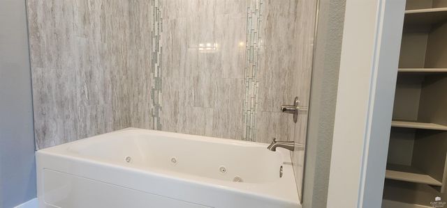 1013 Waxwing Drive, Manhattan, KS 66502