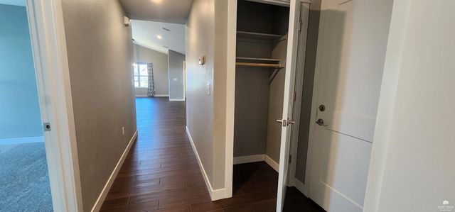 1013 Waxwing Drive, Manhattan, KS 66502