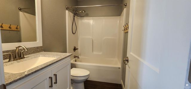 1013 Waxwing Drive, Manhattan, KS 66502