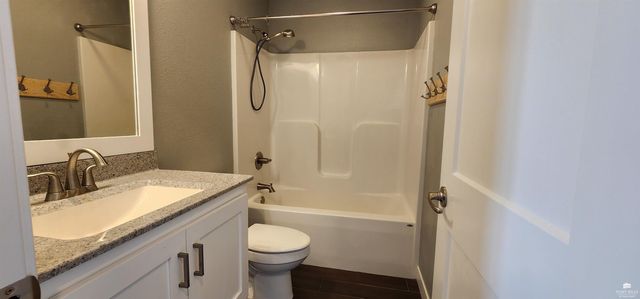 1013 Waxwing Drive, Manhattan, KS 66502