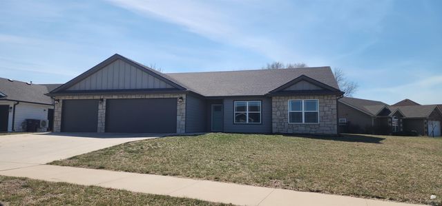1013 Waxwing Drive, Manhattan, KS 66502