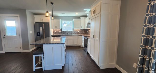 1013 Waxwing Drive, Manhattan, KS 66502