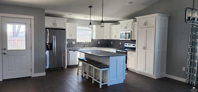 1013 Waxwing Drive, Manhattan, KS 66502