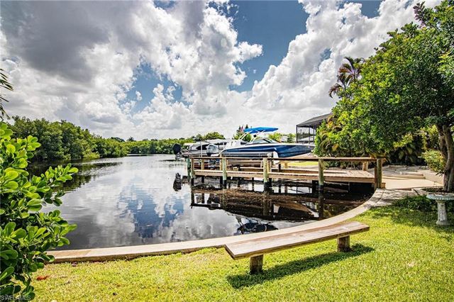 1300 Thompson ST, North Fort Myers, FL 33903