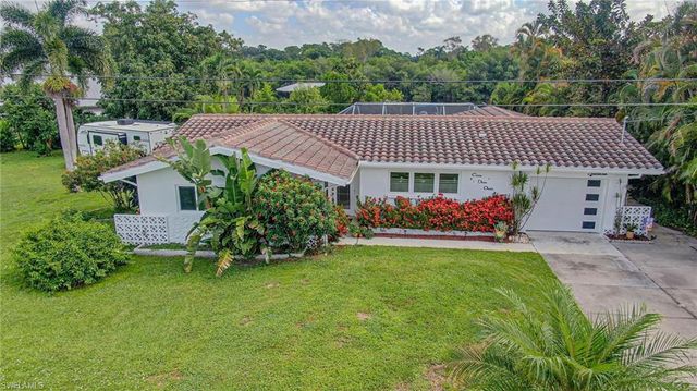 1300 Thompson ST, North Fort Myers, FL 33903