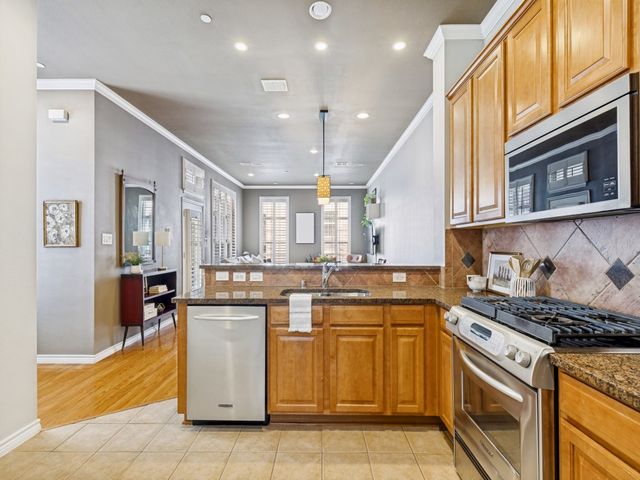 15741 Seabolt 28, Addison, TX 75001