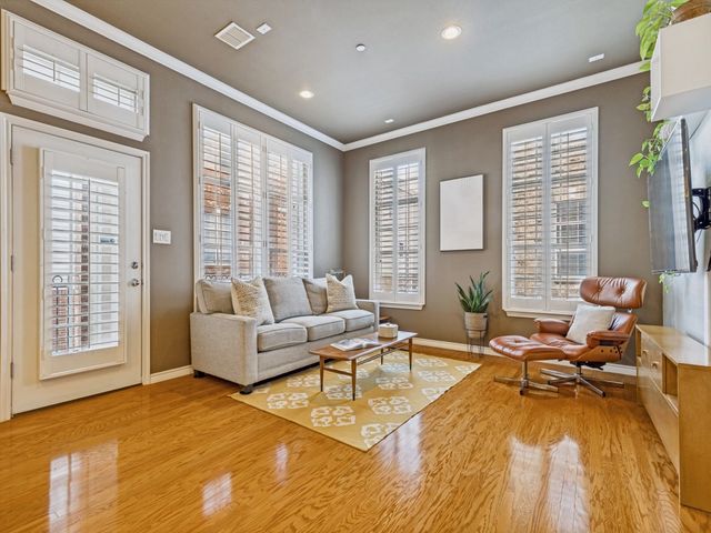 15741 Seabolt 28, Addison, TX 75001