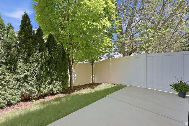 1412 W STONE MEADOW DR, West Jordan, UT 84088