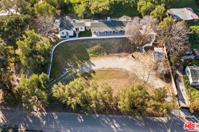 10327 Wheatland Avenue, Sunland, CA 91040