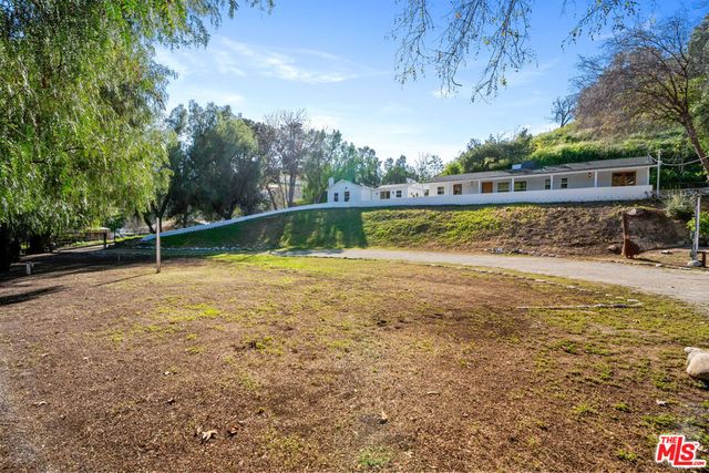 10327 Wheatland Avenue, Sunland, CA 91040