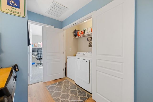 1725 Harvey Mitchell Parkway S 230, College Station, TX 77840