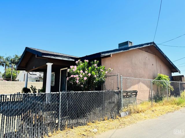 1315 Robinson Street, Bakersfield, CA 93305