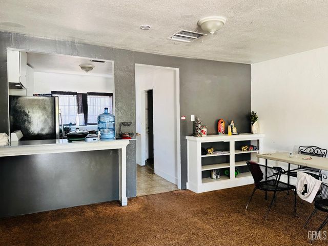1315 Robinson Street, Bakersfield, CA 93305