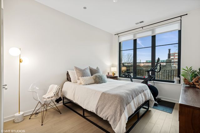 1400 W Monroe Street 4C, Chicago, IL 60607