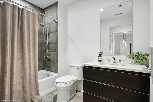 1400 W Monroe Street 4C, Chicago, IL 60607