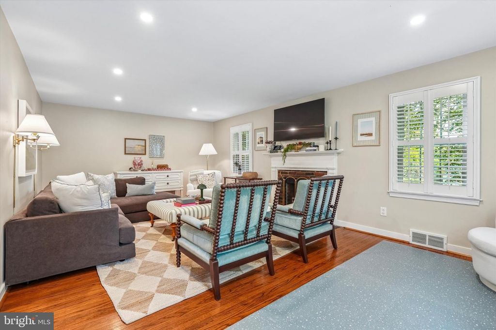 831 HOLLOW RD, WAYNE, PA 19087 — photo 4