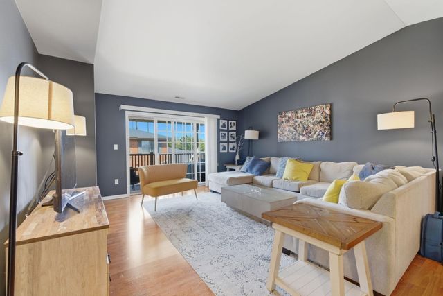 644 Cambridge Court 2a, Munster, IN 46321