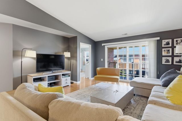 644 Cambridge Court 2a, Munster, IN 46321