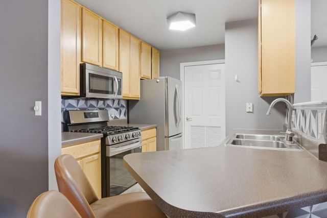 644 Cambridge Court 2a, Munster, IN 46321