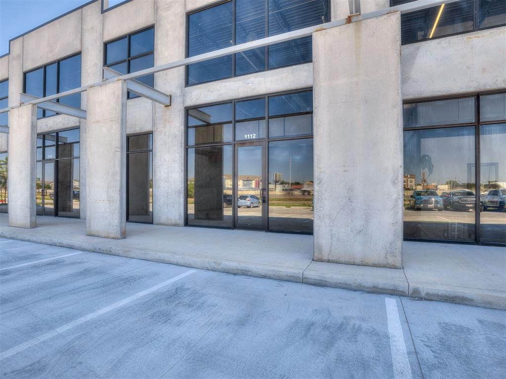 1600 N Interstate Highway 35 (I35 Service Rd) Road I, Moore, OK 73160