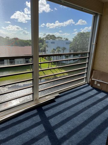 7770 TAHITI Lane 504, Lake Worth, FL 33467