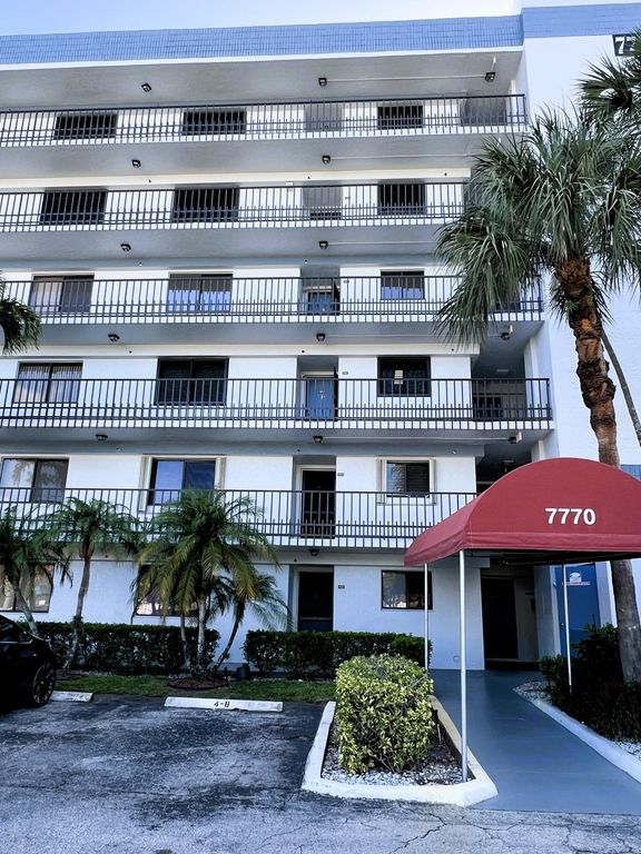 7770 TAHITI Lane 504, Lake Worth, FL 33467