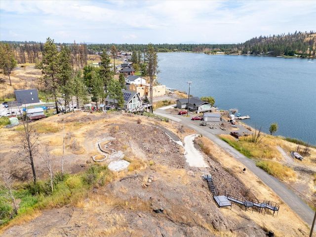 9910 S Lakehurst Dr, Medical Lake, WA 99022