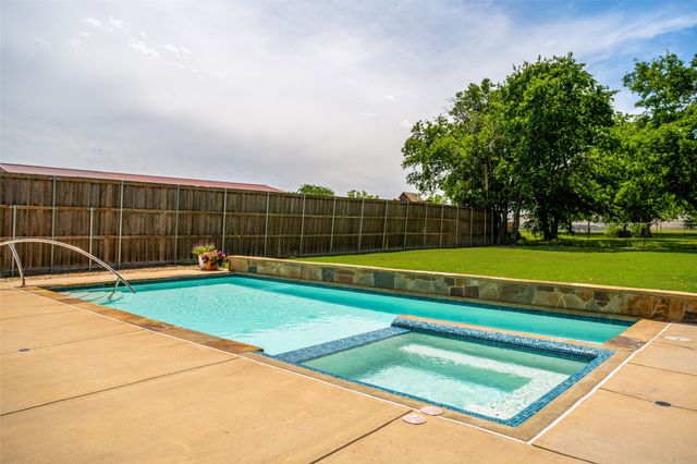 7304 Carol Drive, Greenville, TX 75402