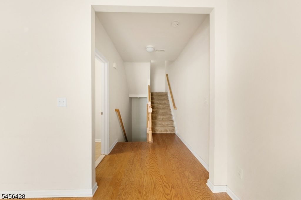1423 Hudson Cir, Highland Park Boro, NJ 08904 — photo 5