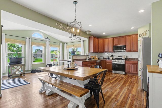 107 Lavender Hill Drive, Pataskala, OH 43062