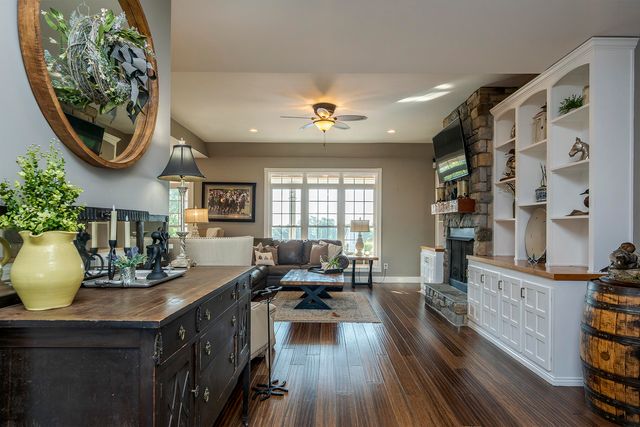 520 Chrisman Oaks Trail, Nicholasville, KY 40356