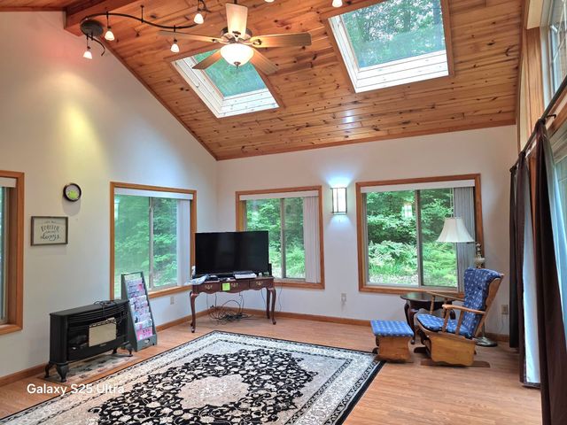 10135 Woods Road, Gladwin, MI 48624