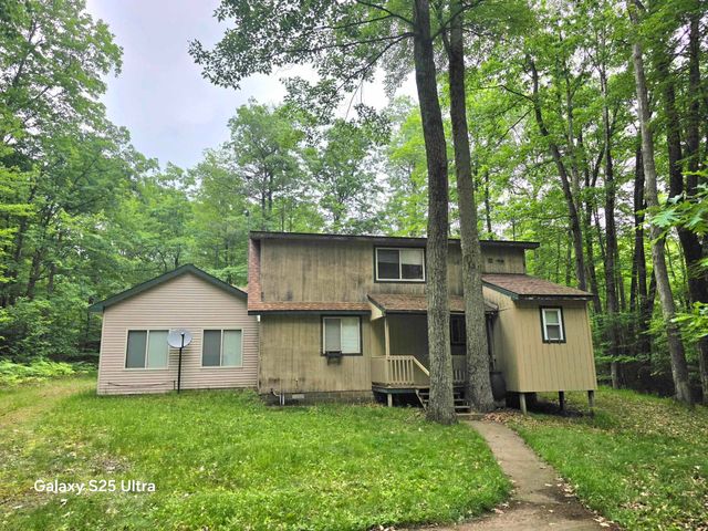 10135 Woods Road, Gladwin, MI 48624