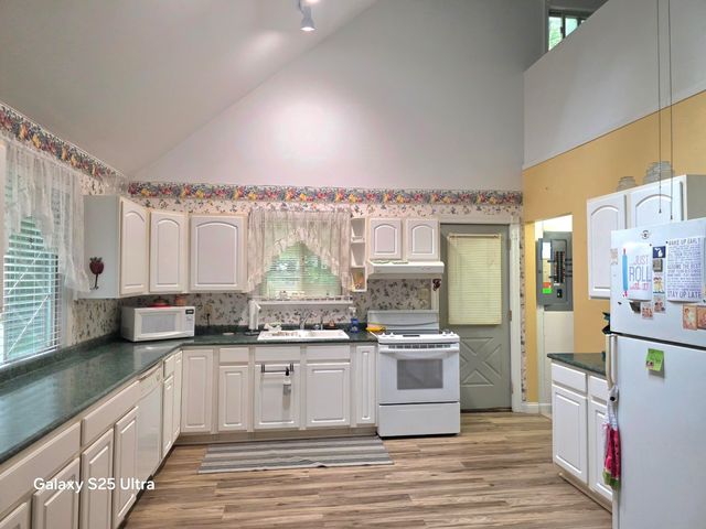 10135 Woods Road, Gladwin, MI 48624