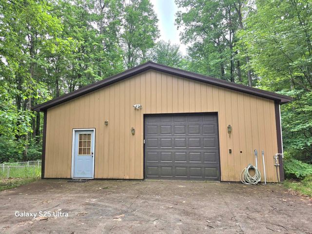 10135 Woods Road, Gladwin, MI 48624