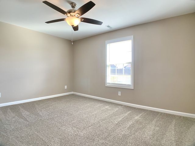 425 Ayden Ln, Clarksville, TN 37042