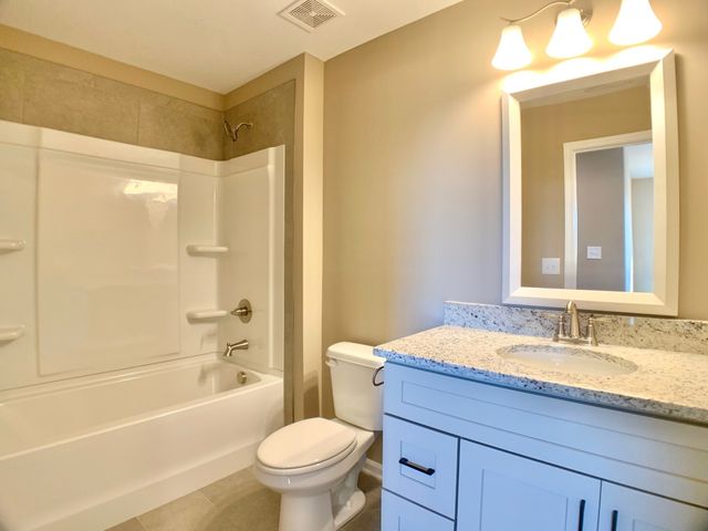 425 Ayden Ln, Clarksville, TN 37042