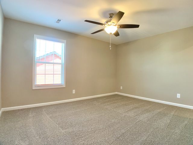 425 Ayden Ln, Clarksville, TN 37042