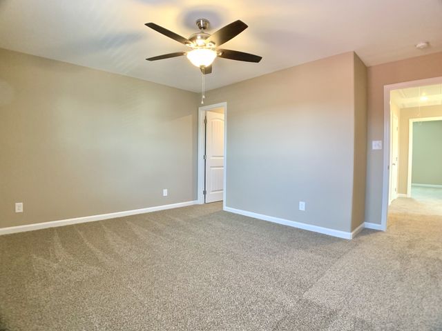 425 Ayden Ln, Clarksville, TN 37042