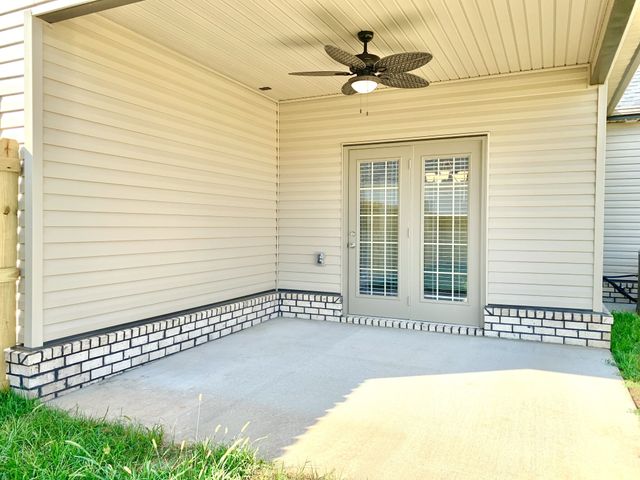 425 Ayden Ln, Clarksville, TN 37042