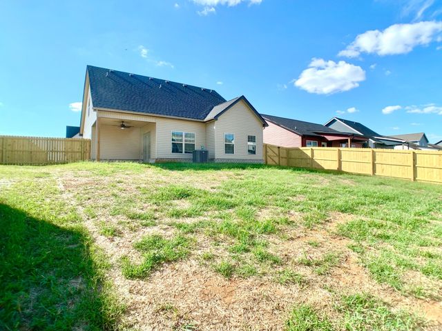 425 Ayden Ln, Clarksville, TN 37042