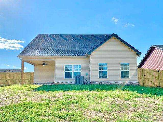 425 Ayden Ln, Clarksville, TN 37042