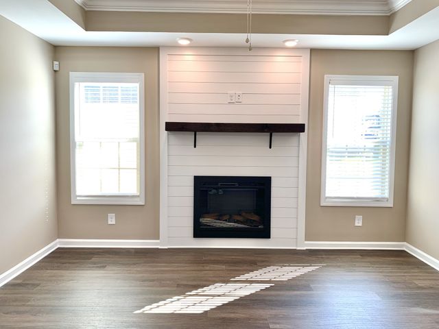 425 Ayden Ln, Clarksville, TN 37042