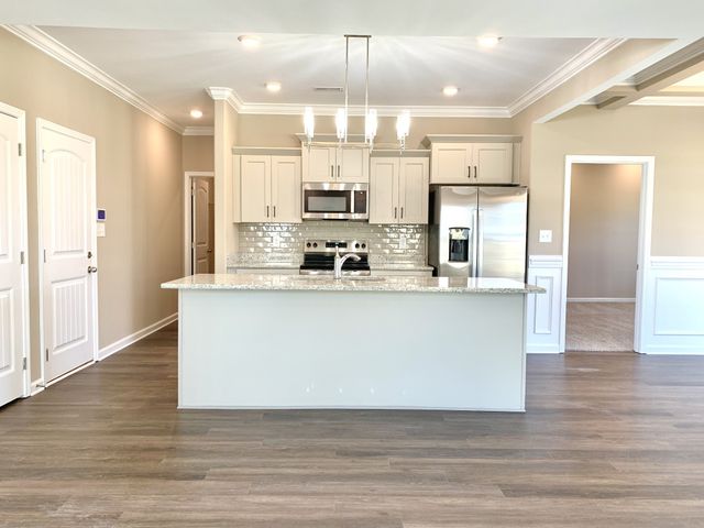 425 Ayden Ln, Clarksville, TN 37042