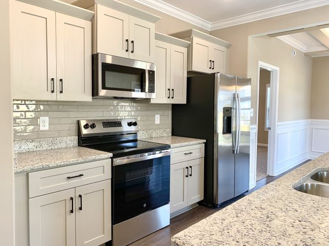 425 Ayden Ln, Clarksville, TN 37042