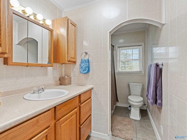 2111 Bakers Chapel Road, Guntersville, AL 35976
