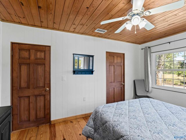 2111 Bakers Chapel Road, Guntersville, AL 35976