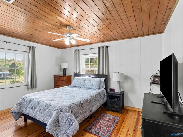 2111 Bakers Chapel Road, Guntersville, AL 35976
