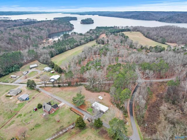 2111 Bakers Chapel Road, Guntersville, AL 35976