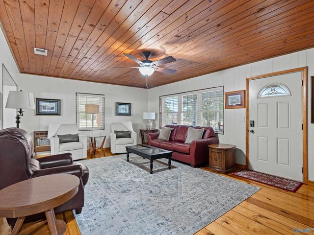 2111 Bakers Chapel Road, Guntersville, AL 35976